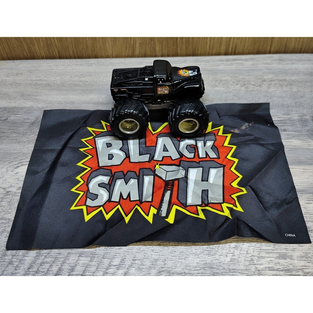 Hot Wheels Monster Jam Monster Truck Black‎ Smith 1:64 Scale